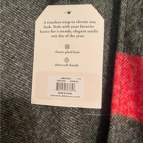 Nwt classic black and red plaid Jack and Missy wrap-one size - Picture 2 of 4